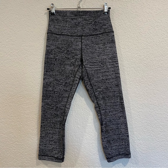 Lululemon Align Crop *21” in Twillines Ice Grey Black - Made With Nulu - Picture 6 of 10
